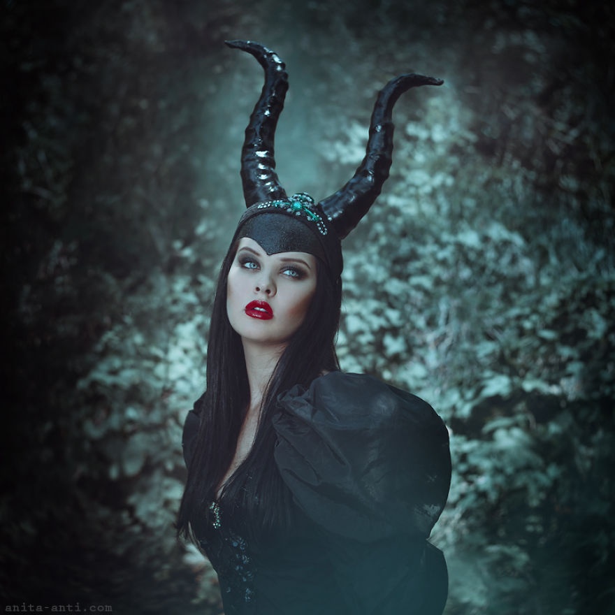 12840510-R3L8T8D-880-fairytale-photography-women-animals-anita-anti-2__880