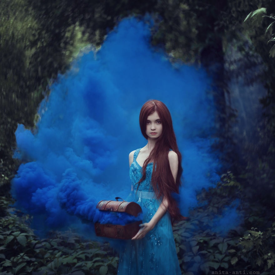 12840560-R3L8T8D-880-fairytale-photography-women-animals-anita-anti-3__880