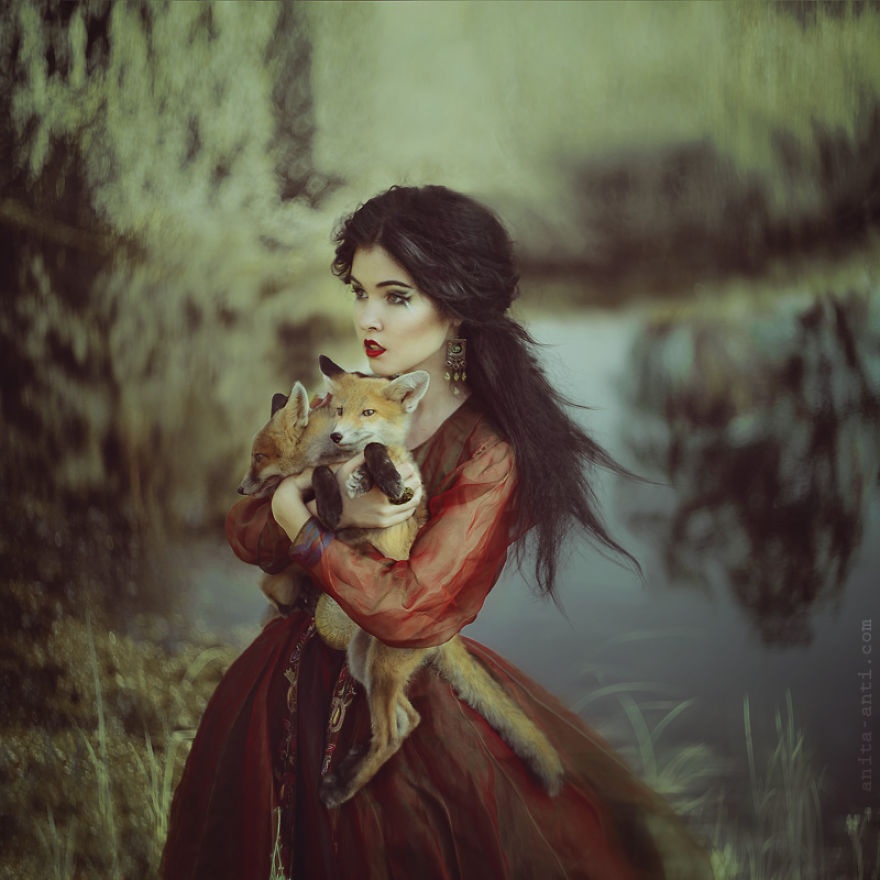 12840760-R3L8T8D-880-fairytale-photography-women-animals-anita-anti-29__880