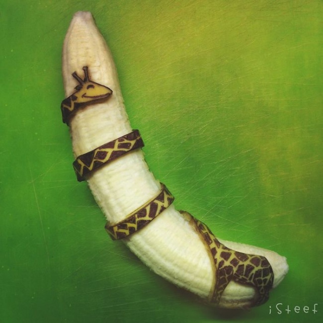 12921010-R3L8T8D-650-banana-drawings-fruit-art-stephan-brusche-1