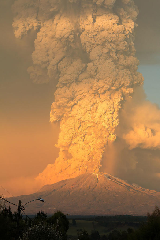 volcano-eruption-calbuco-chile-9__880