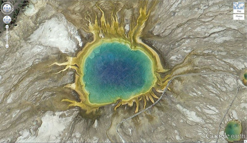 grand-prismatic-spring-yellowstone-natonal-park-on-google-earth