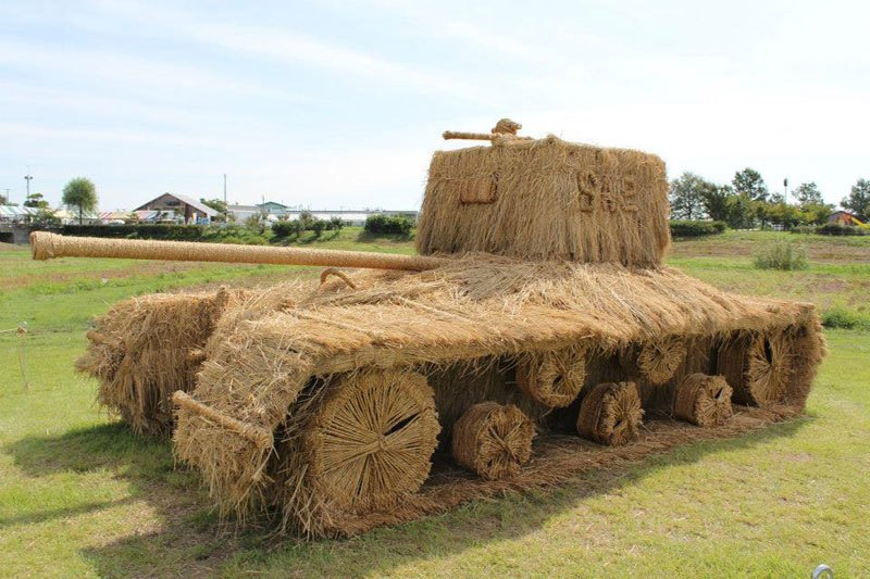 straw-art-festival-niigata-city-japan-12