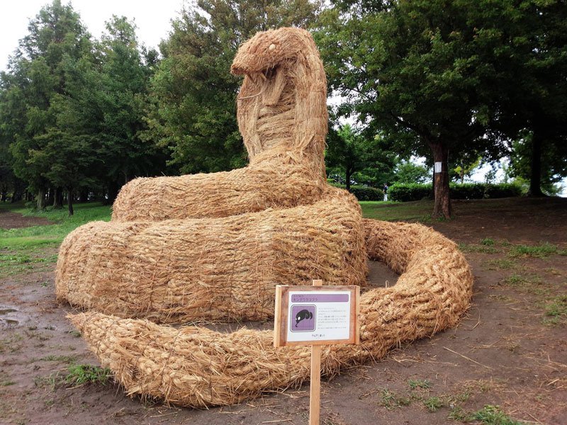 straw-art-festival-niigata-city-japan-15