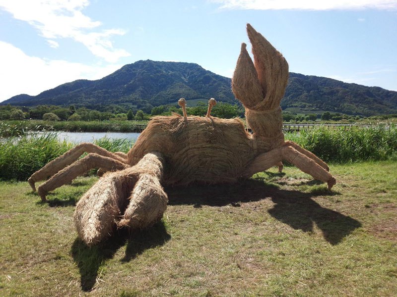 straw-art-festival-niigata-city-japan-16