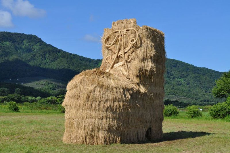 straw-art-festival-niigata-city-japan-6