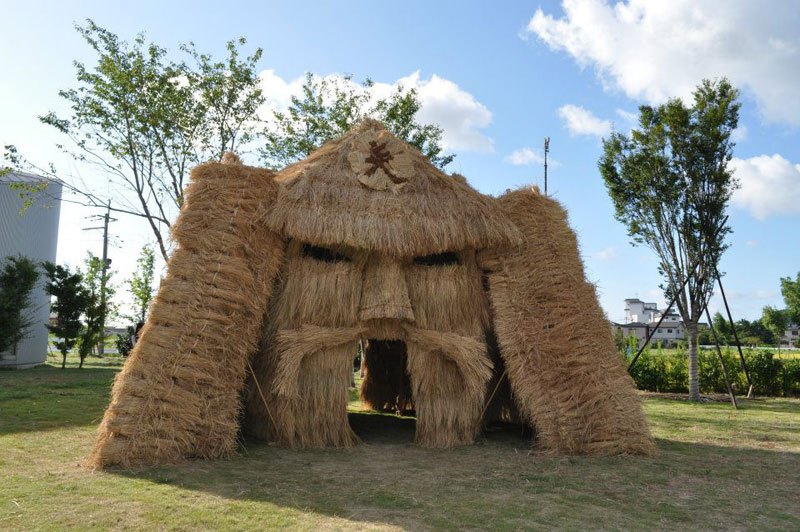 straw-art-festival-niigata-city-japan-7