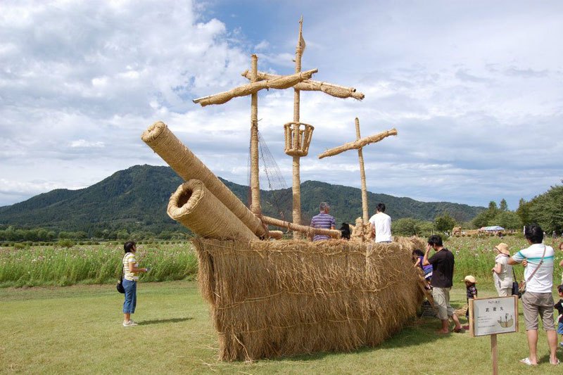 straw-art-festival-niigata-city-japan-8