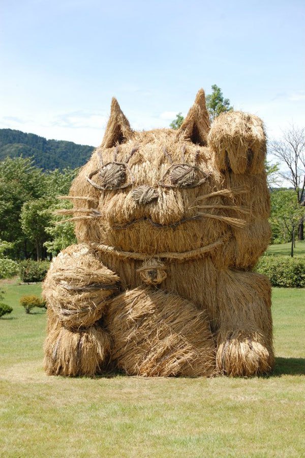 straw-art-festival-niigata-city-japan-9