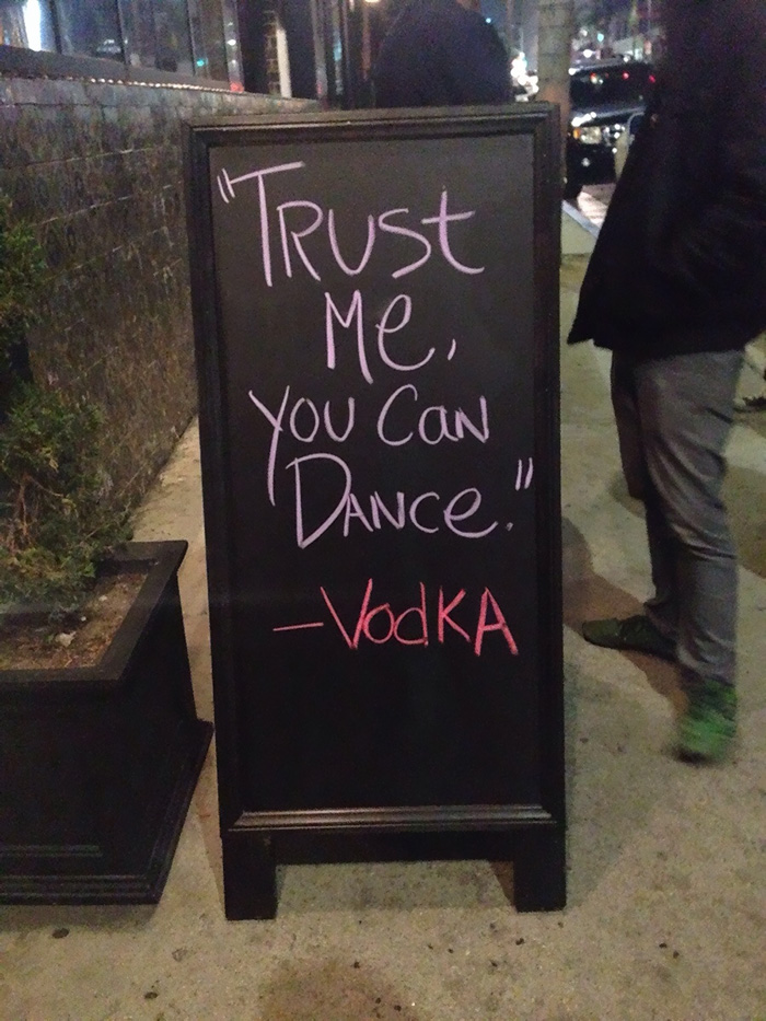 funny-bar-signs-26__700