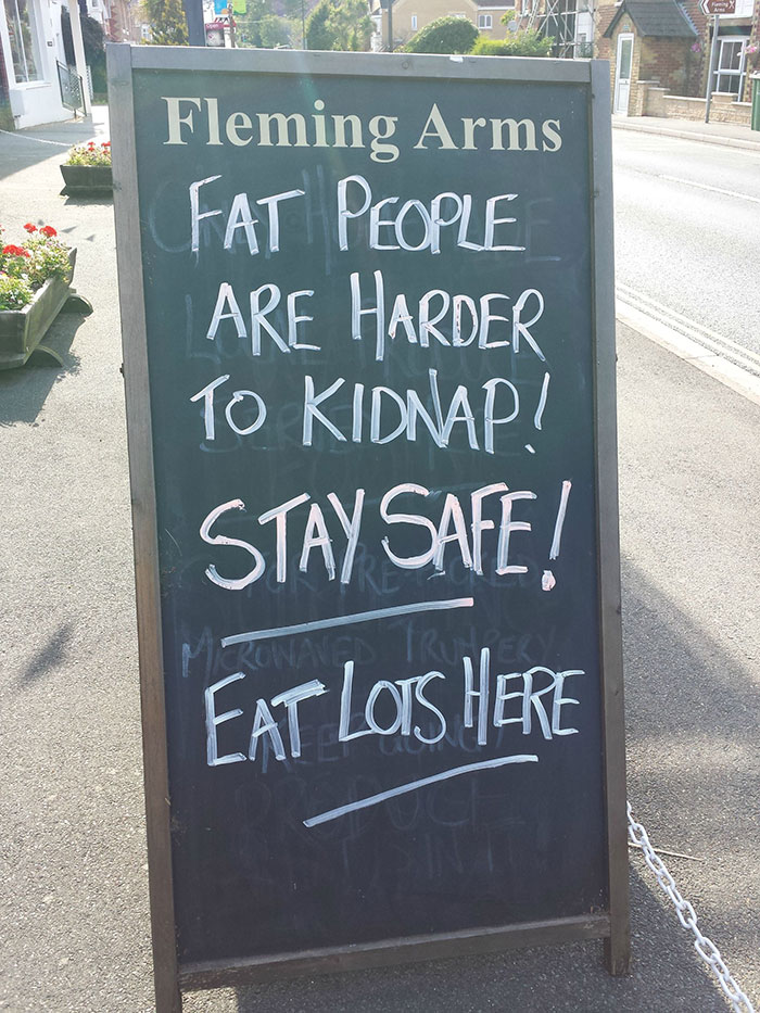 funny-bar-signs-39__700