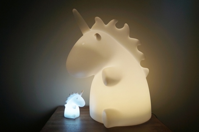 5287110-650-1450347862-giant-unicorn-lamp-1-1