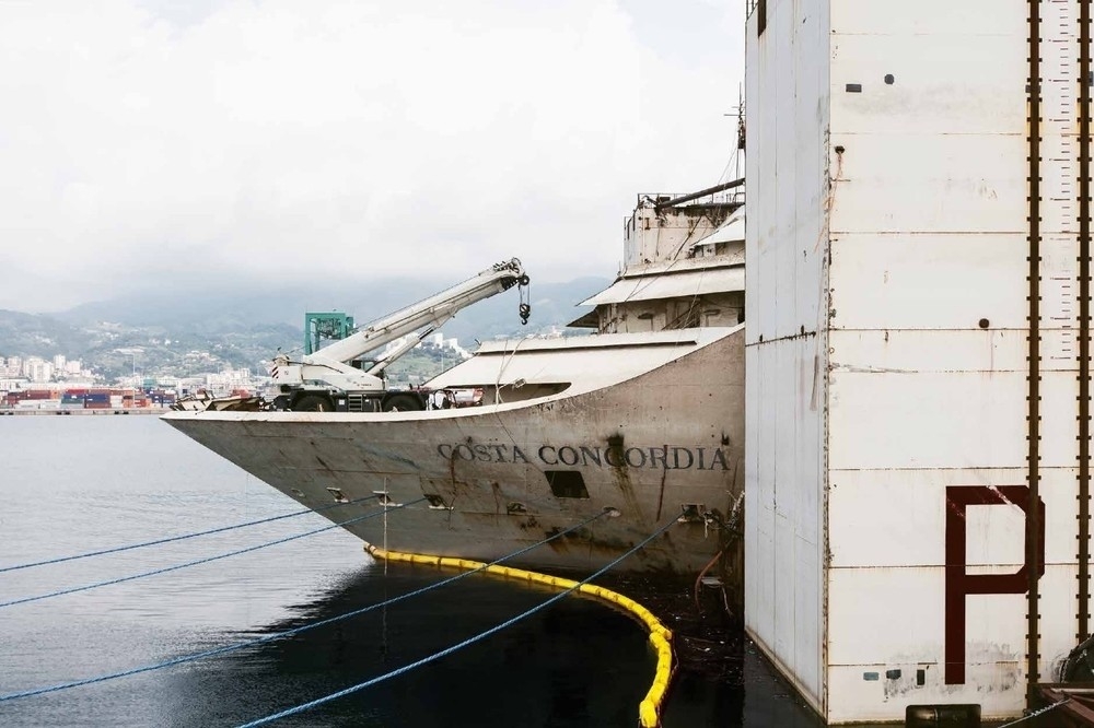 photos-costa-concordia-shipwreck-jonathan-danko-kielkowski-body-image-1454093743-size_1000