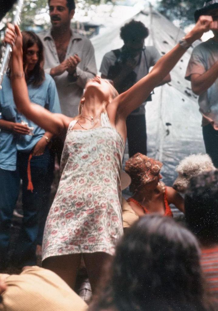 woodstock-women-fashion-1969-471__880