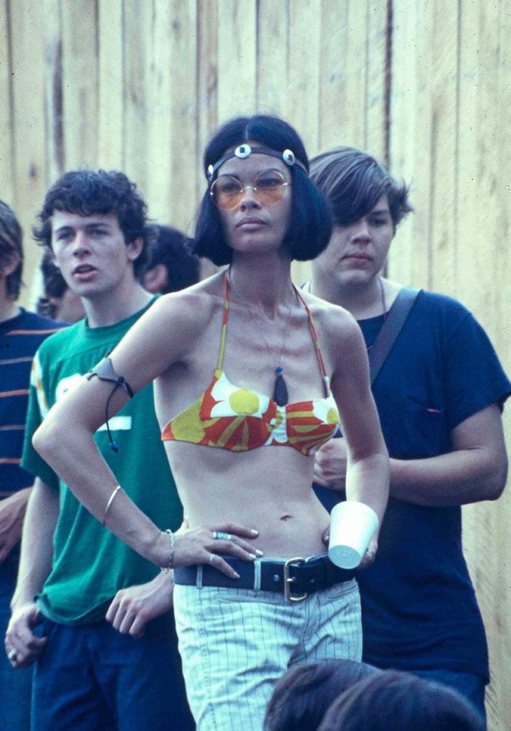 woodstock-women-fashion-1969-79__880