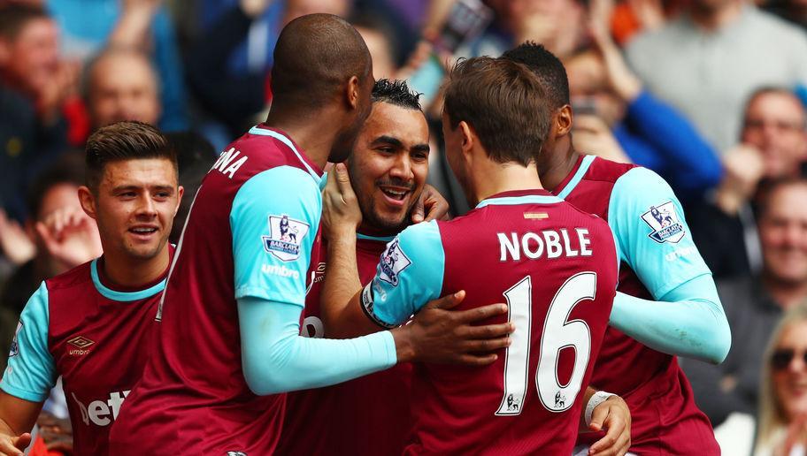 LONDON, ENGLAND - APRIL 02:  Dimitri Payet (C) of West Ham United celebrates scoring his team's second goal with his team mates during the Barclays Premier League match between West Ham United and Crystal Palace at the Boleyn Ground on April 2, 2016 in London, England.  (Photo by Clive Rose/Getty Images)