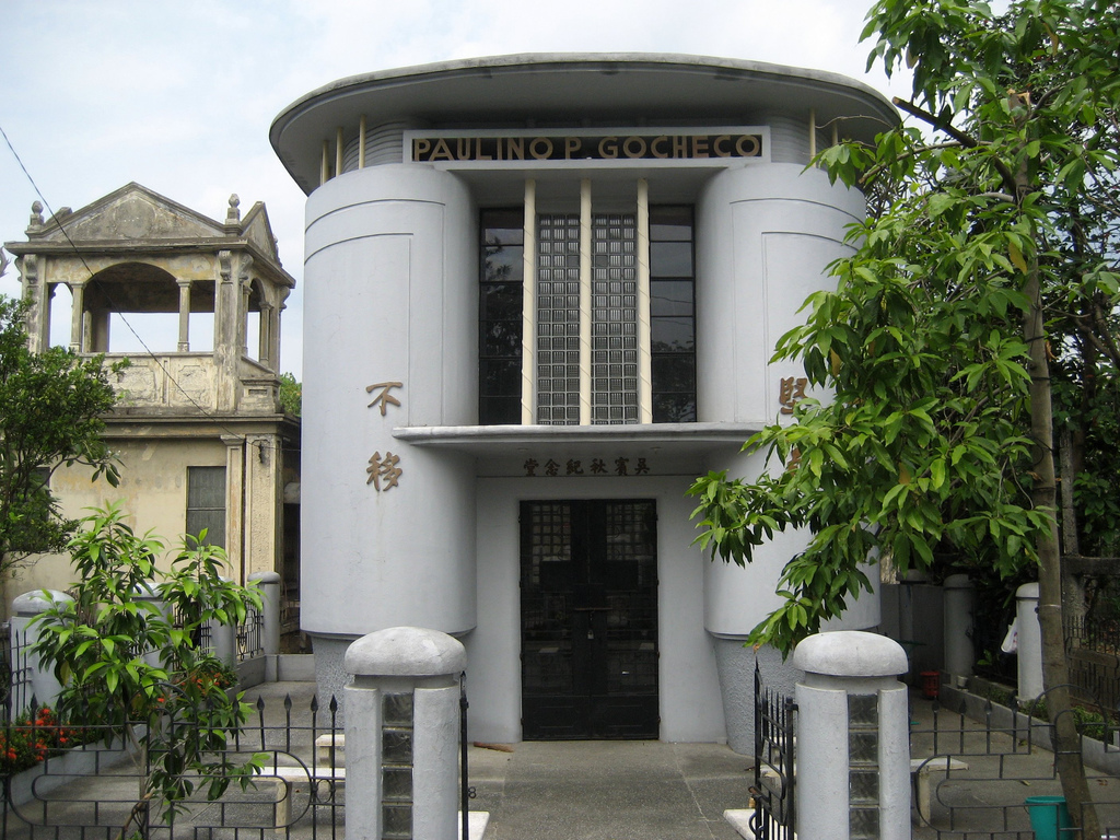 mausoleumartdeco