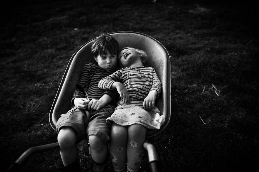 raw-childhood-without-electronic-devices-niki-boon-new-zealand-3