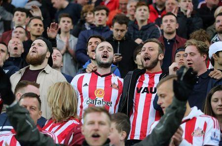 Britain Football Soccer - Sunderland v Everton - Barclays Premier League - The Stadium of Light - 11/5/16 Sunderland fans Reuters / Russell Cheyne