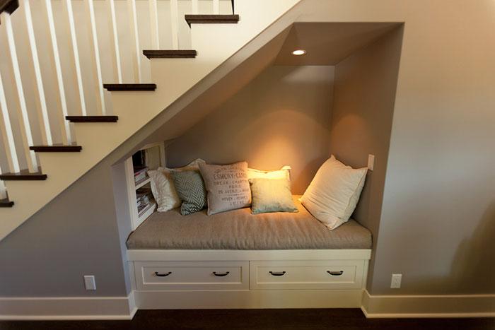 cozy-reading-nooks-book-corner-573092d1da4fc__700