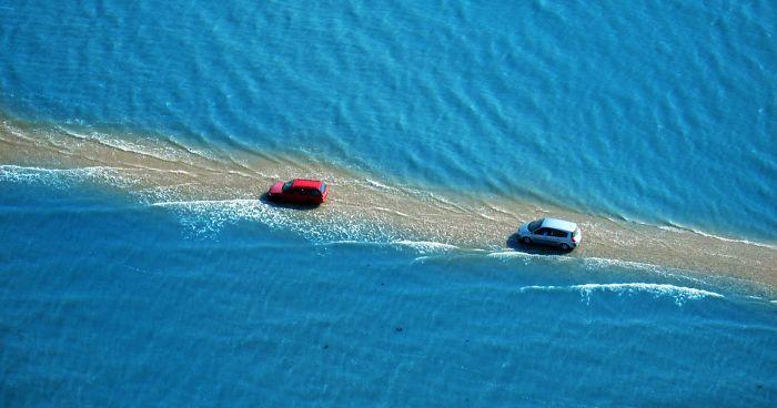 disappearing-road-passage-du-gois-france-fb__700-png