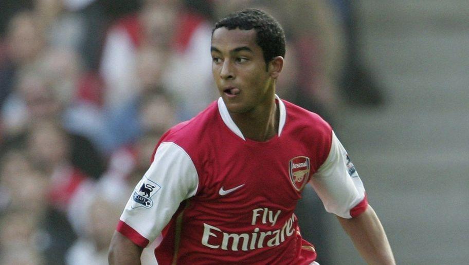 LONDON - OCTOBER 14:  Theo Walcott of Arsenal during the Barclay's Premiership match between Arsenal and Watford at the Emirates Stadium on October 14, 2006 in London, England.  (Photo by Phil Cole/Getty Images)