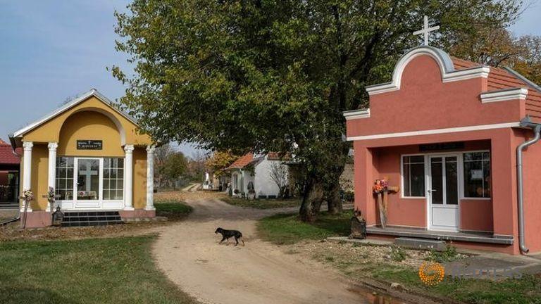 the-wider-image-serbia-s-bungalow-cemeteries-3[1]