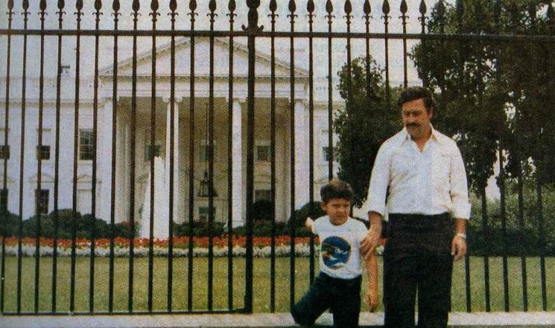 pablo-escobar-at-the-white-house1[1]