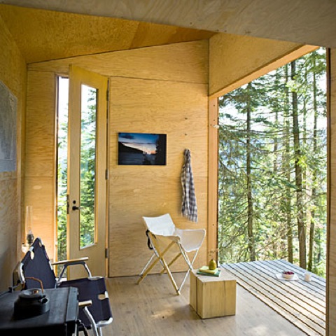 cabin-interior-living-0810-l_copy