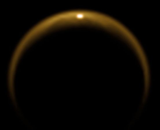 titan-lake-reflection-glint_11430_600x450