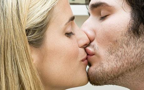 kissing-couple_996548c.jpg