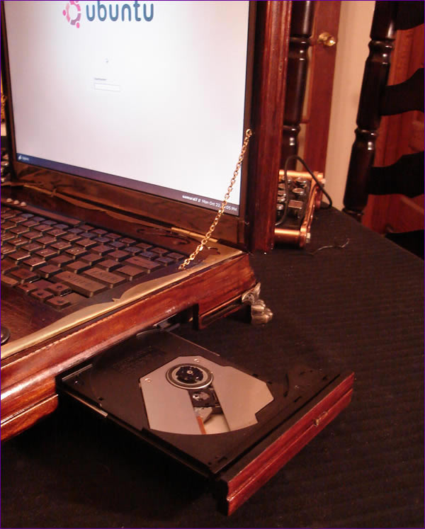 datamancerlaptop-cdrom-open.jpg